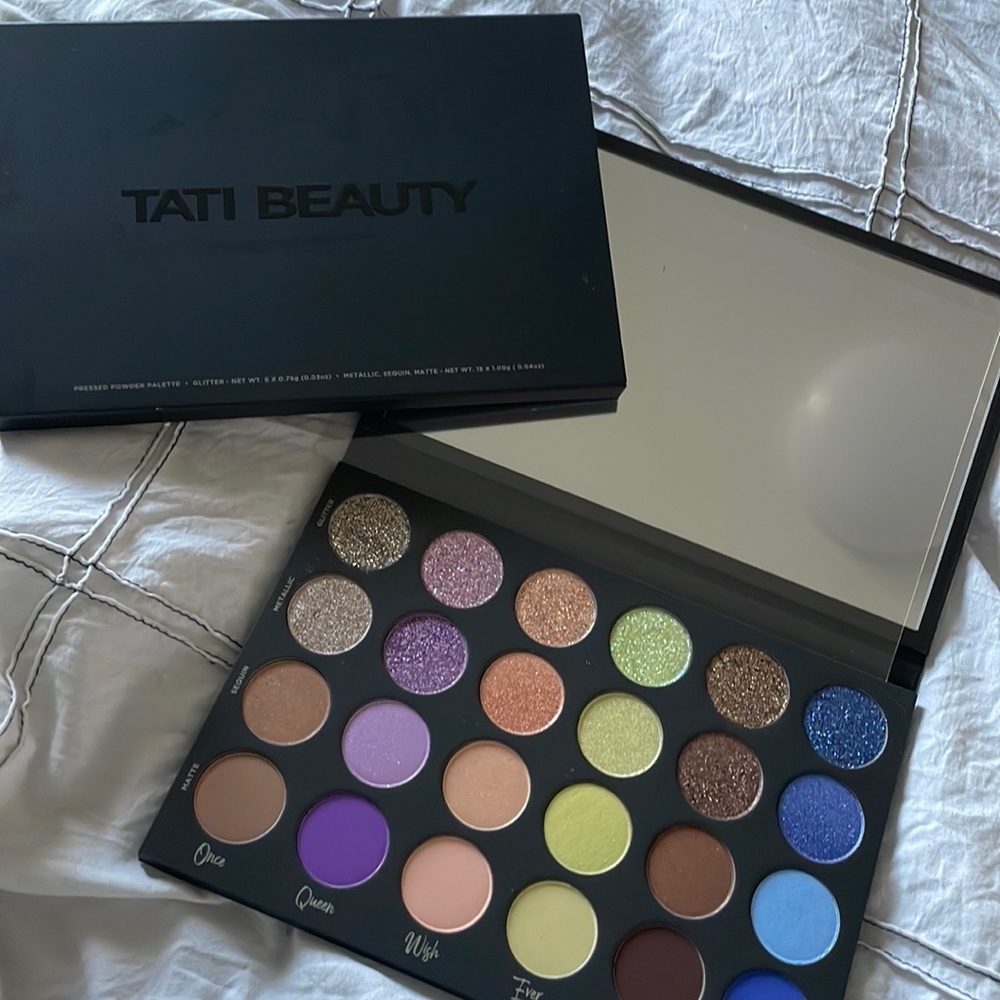 Tati Beauty eyeshadow palette